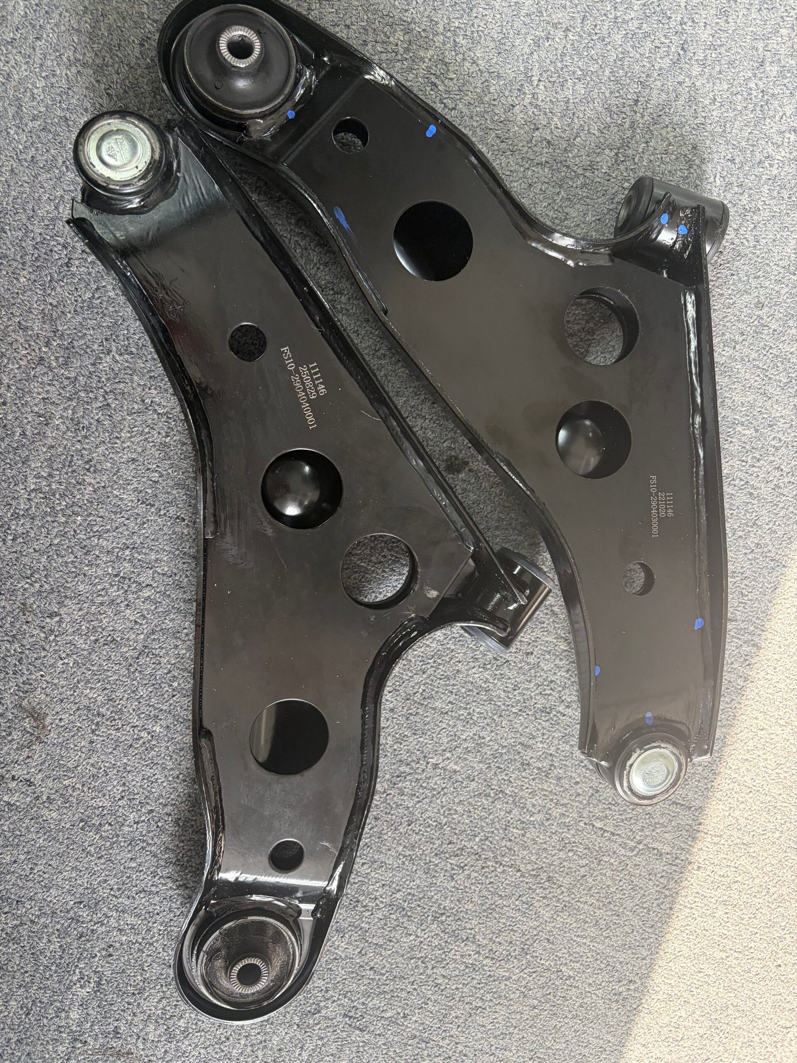Dayun Yuehu Front Left and Right Control Arm Assembly